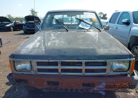 1986 Toyota Pickup 1/2 Ton Rn55 Dlx z USA, uszkodzony, nr VIN JT4RN55D3G0202116